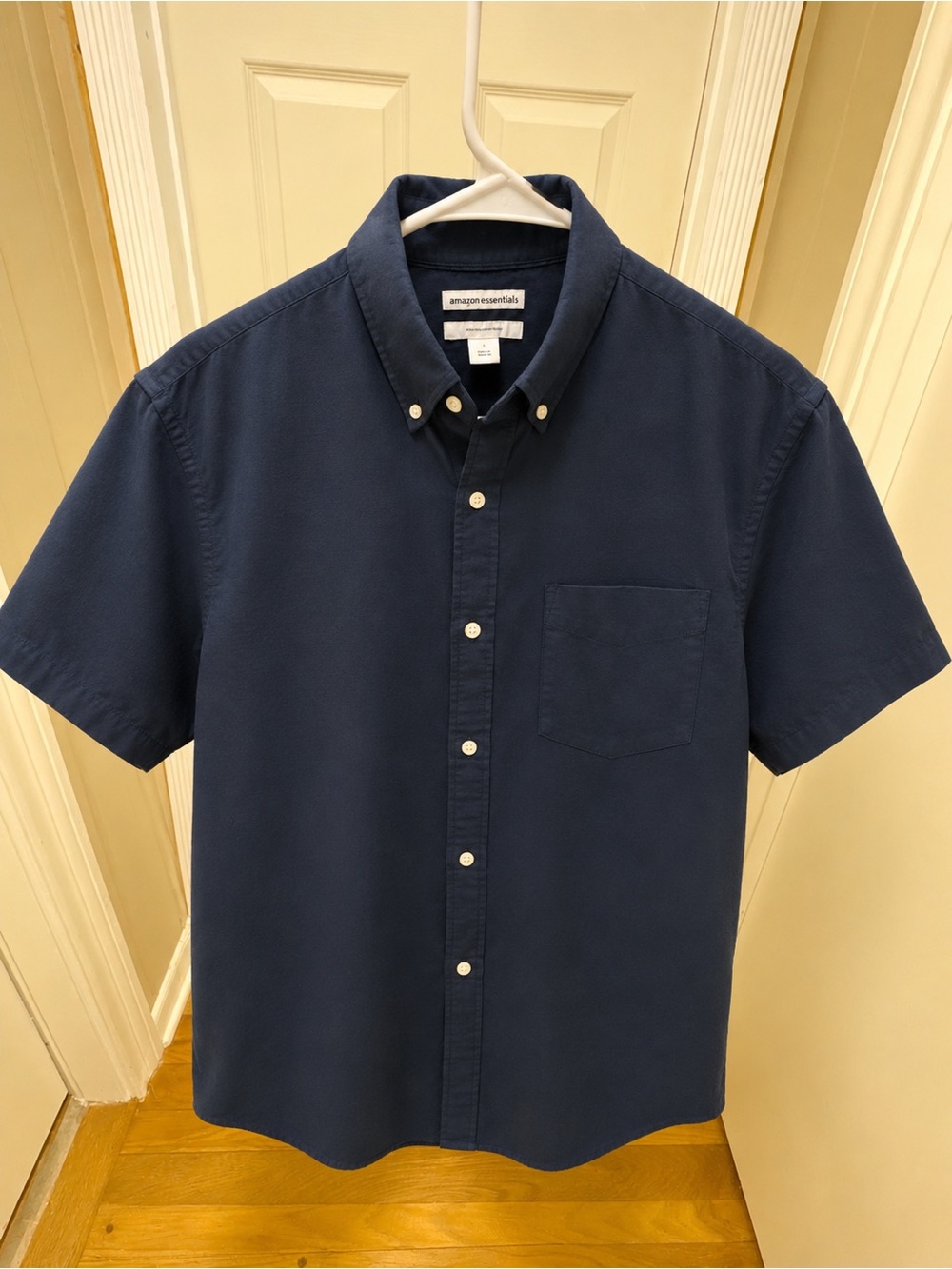 Amazon Essentials Men’s Navy Button-Down Short Sleeve Shirt